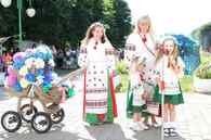 Семейный конкурс-дефиле детских колясок в Могилеве