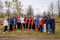 Молодёжь сажает будущее: два дерева — одна забота!