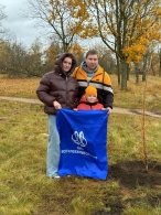 Молодёжь сажает будущее: два дерева — одна забота!