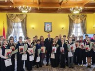 Ключ во взрослую жизнь: в Могилевской ратуше вручили первые паспорта